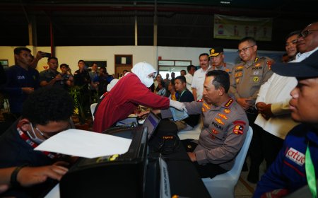 Kapolri Ikut Baksos HUT KSPSI ke-53 dengan Aksi Donor Darah