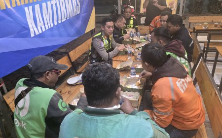 Sahur On The Road Jadi Momentum Sinergi Polresta Sidoarjo dan Ojol