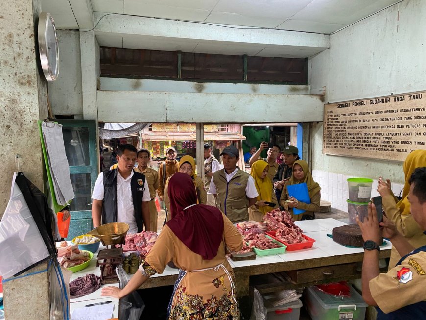 Satgas Saber Polres Bojonegoro dan TPID Lakukan Pemantauan Sembako di Pasar