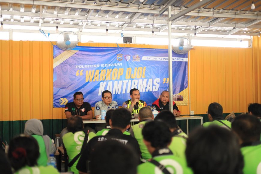 Polres Gresik Lakukan Edukasi Keselamatan Bersama Driver Ojol