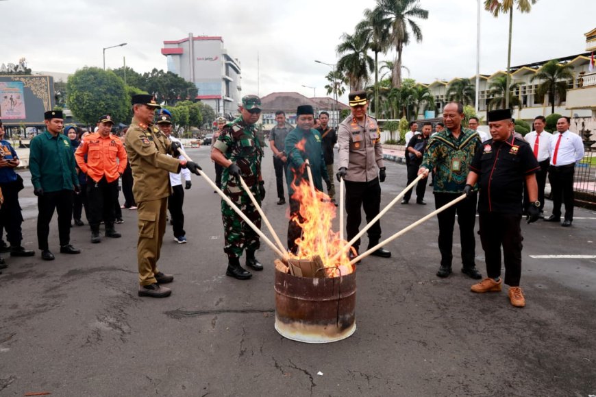 Polres Jember Sita dan Musnahkan Miras Ilegal Selama Bulan Suci