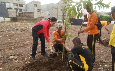 Hijaukan Koblen, Bhayangkari Polrestabes Surabaya Bergerak
