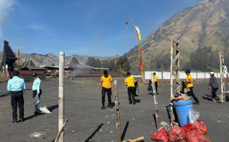 Bakti Bersih di Bromo Perkuat Semangat Pelestarian Alam