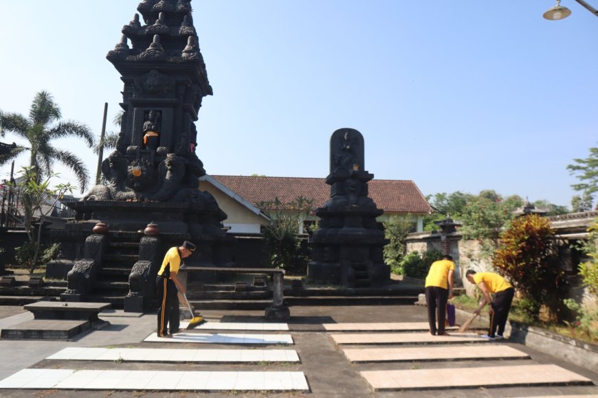 Polres Malang Gelar Aksi Nyata untuk Menjaga Kebersihan Tempat Ibadah